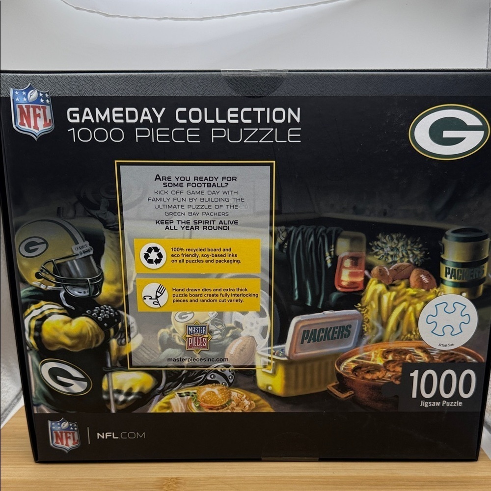 Sealed Box NFL Green Bay Packers Gameday 1000 Piece Puzzle - Picture 2 of 6